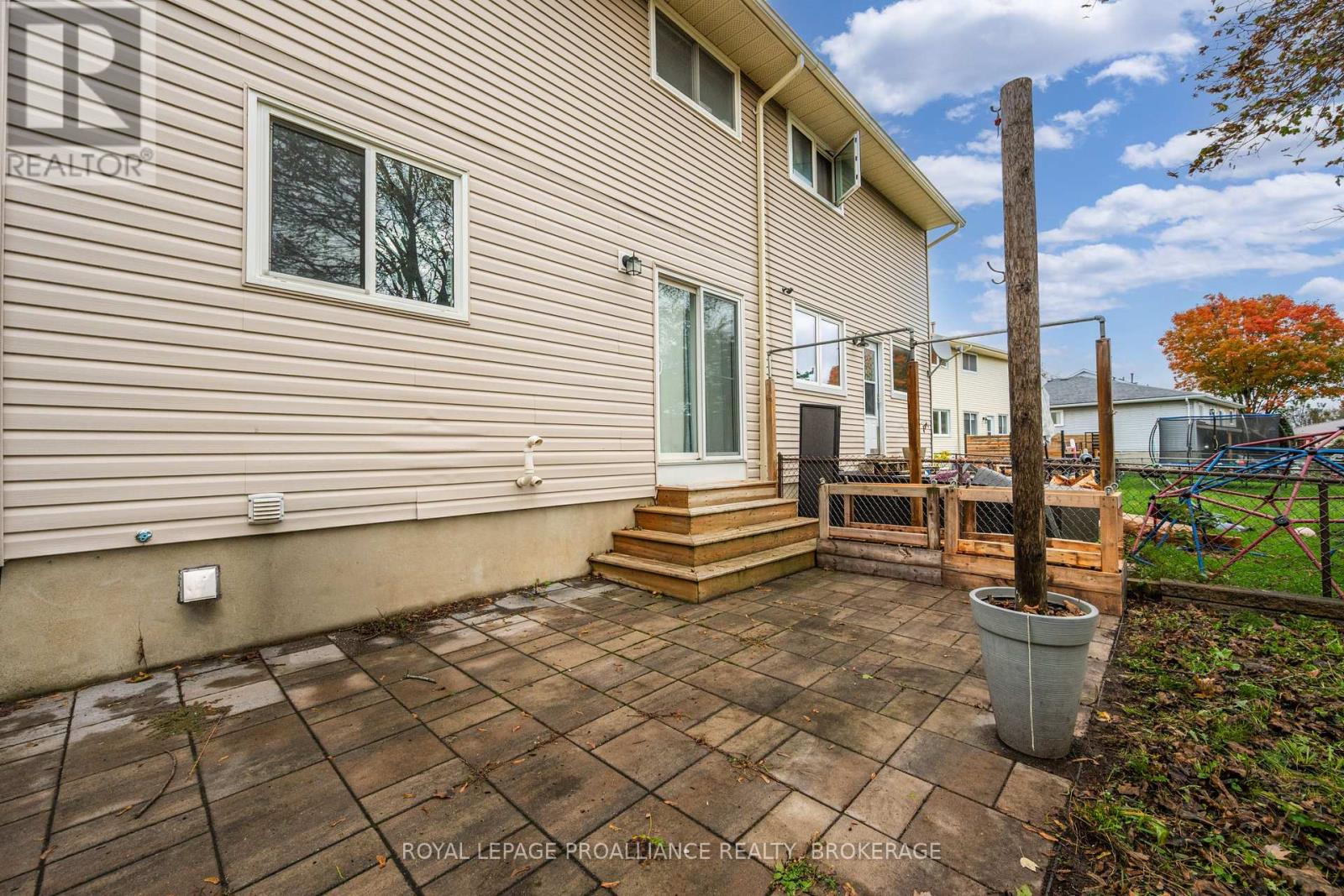879 BEACONHILL COURT - Image 30
