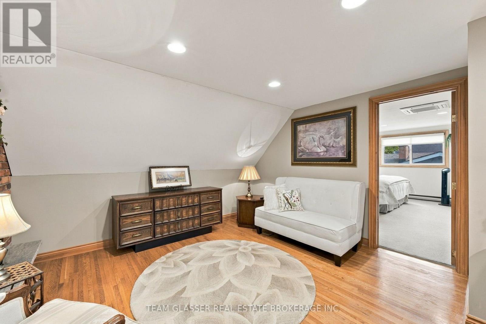 8421 Defore Drive — photo 23
