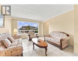 66 Spenvalley Drive, Toronto, ON M3L1Z1 Photo 13