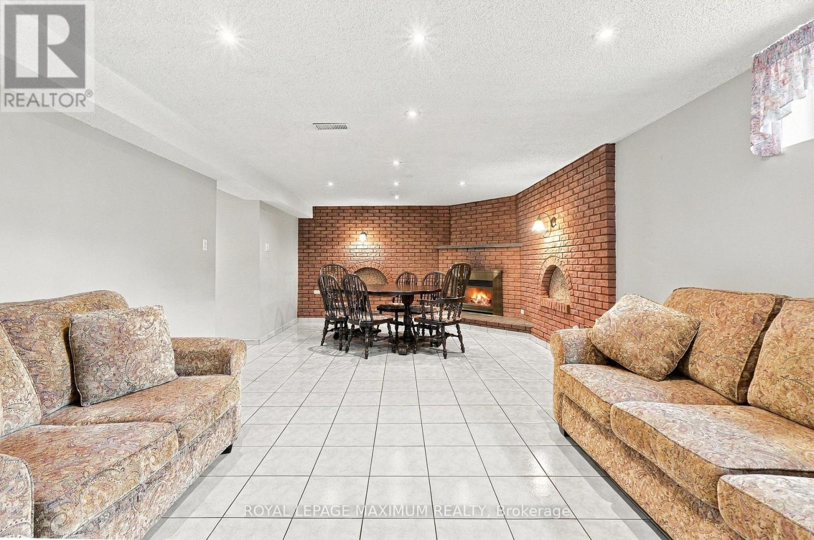 66 SPENVALLEY DRIVE - 31