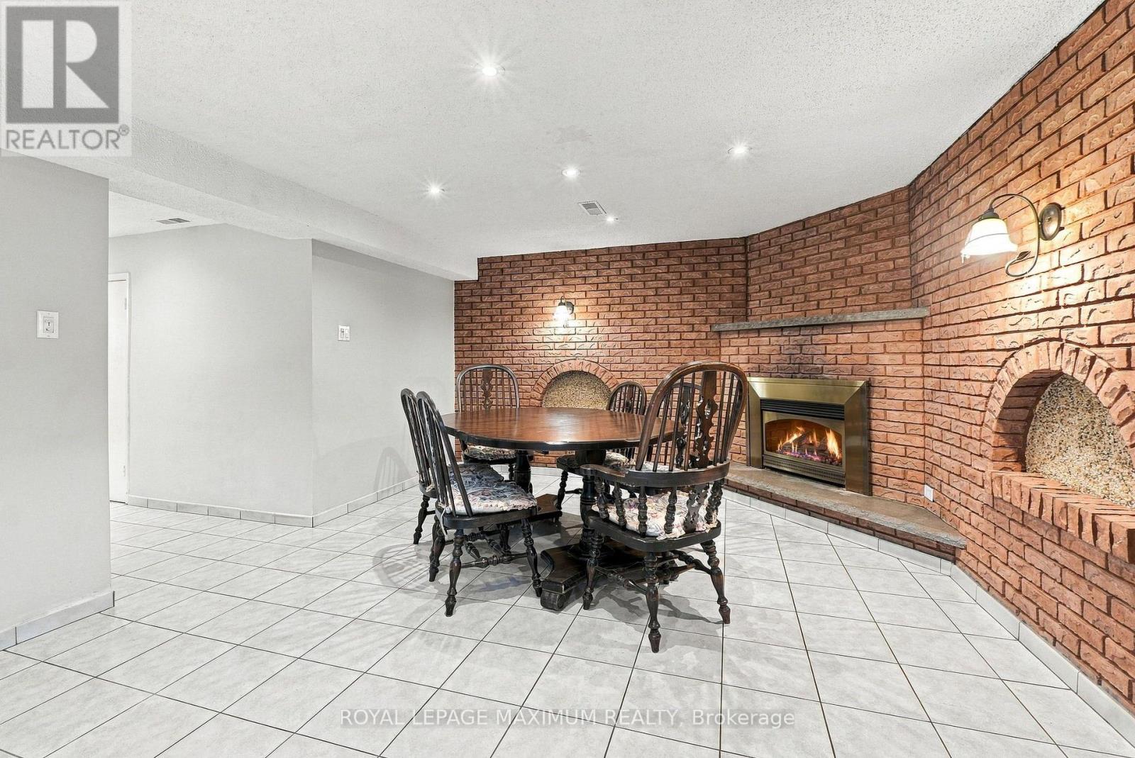 66 SPENVALLEY DRIVE - 33