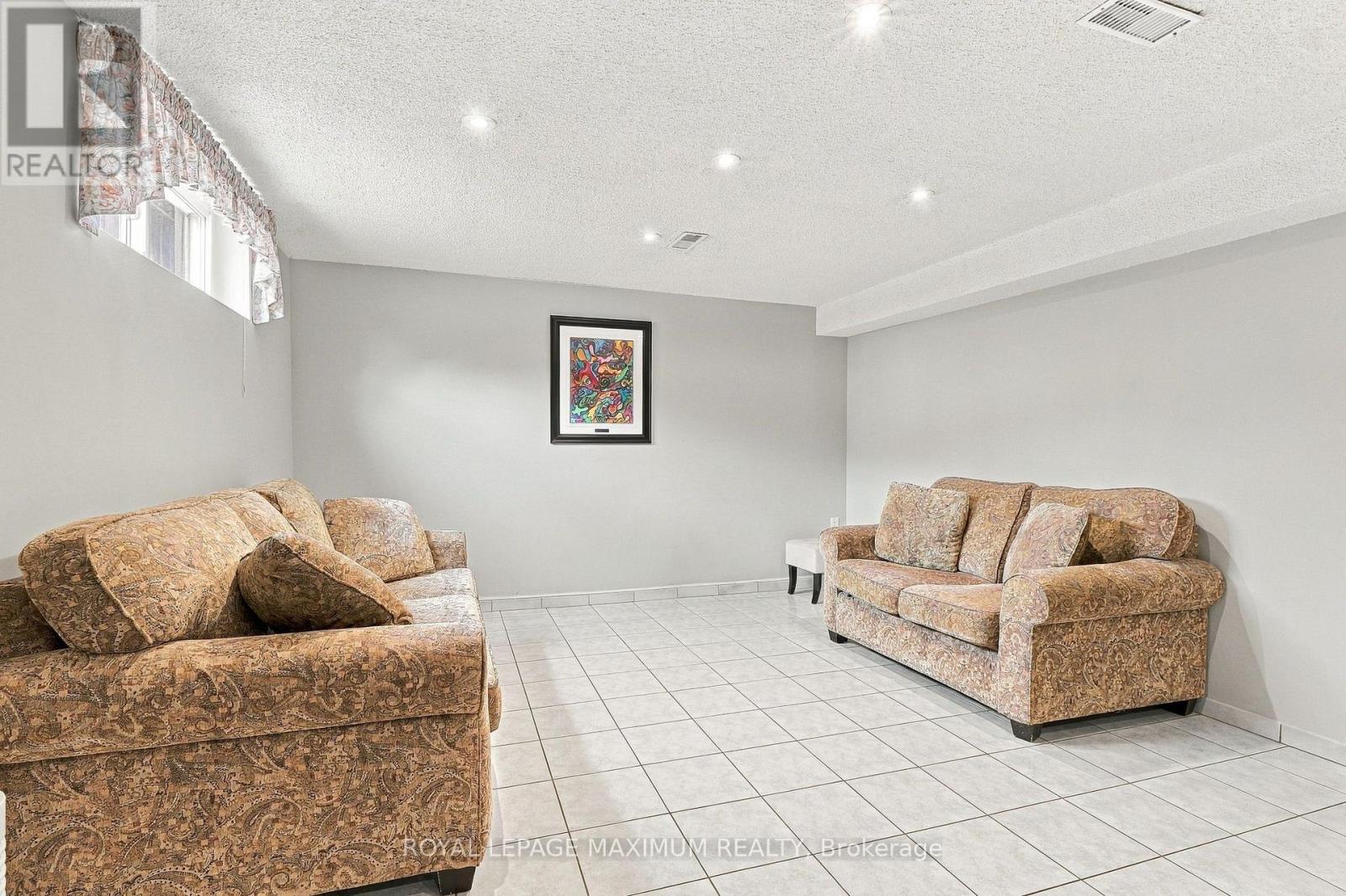 66 Spenvalley Drive — photo 34