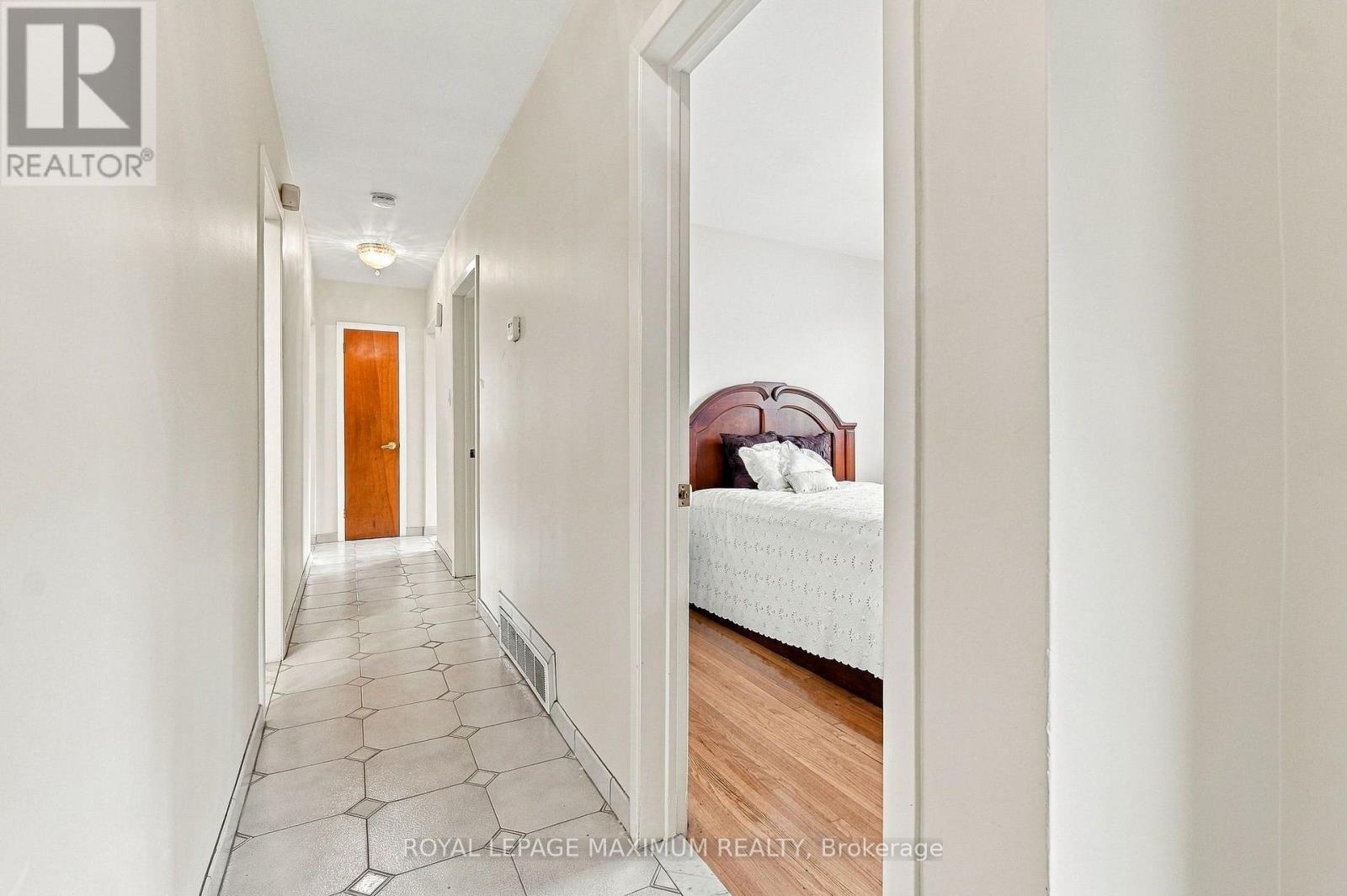 66 SPENVALLEY DRIVE - 25