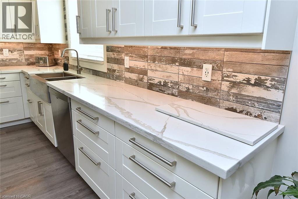 699 Castleguard Crescent — photo 19