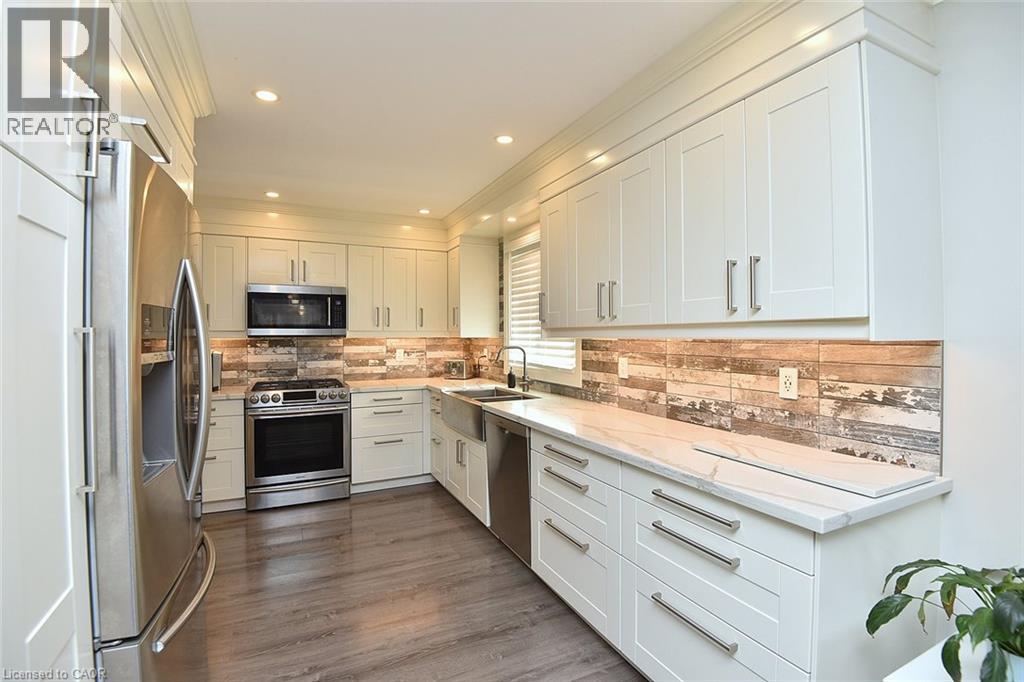699 Castleguard Crescent — photo 24