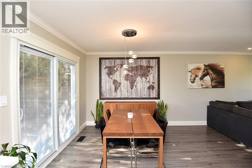 699 Castleguard Crescent — photo 16