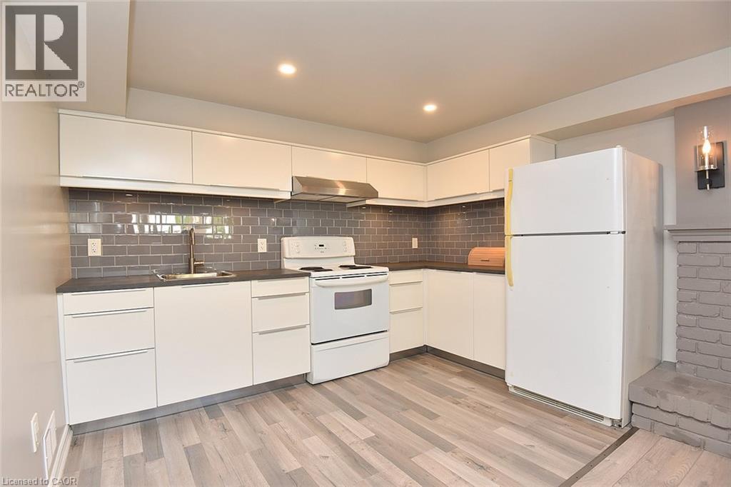 699 Castleguard Crescent — photo 36