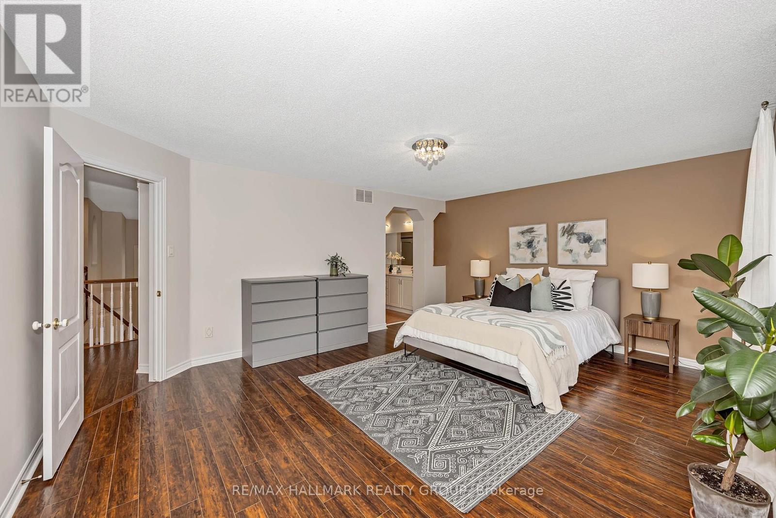 5b Kemp Drive — photo 32