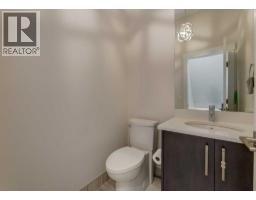 2790 19 Avenue SW - photo 16
