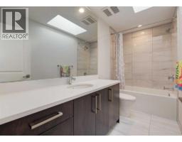 2790 19 Avenue SW - photo 26