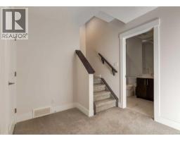 2790 19 Avenue SW - photo 28
