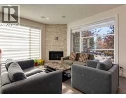 2790 19 Avenue SW - photo 3