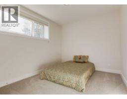 2790 19 Avenue SW - photo 33