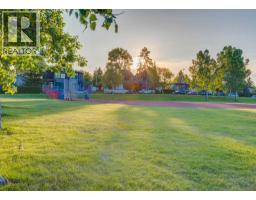 2790 19 Avenue SW - photo 40
