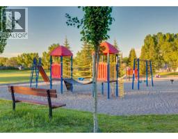 2790 19 Avenue SW - photo 44