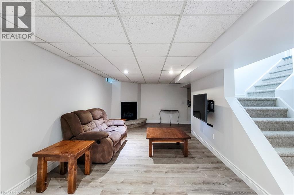 29 Woodside Square — photo 39