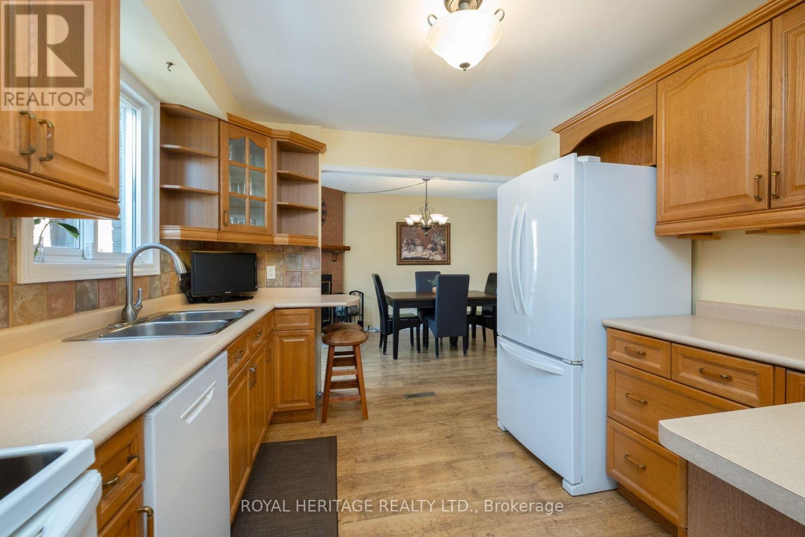 8 Dakin Drive, Ajax, ON photo 16