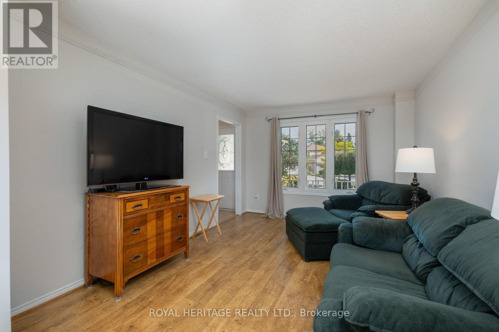 8 Dakin Drive, Ajax, ON photo 17