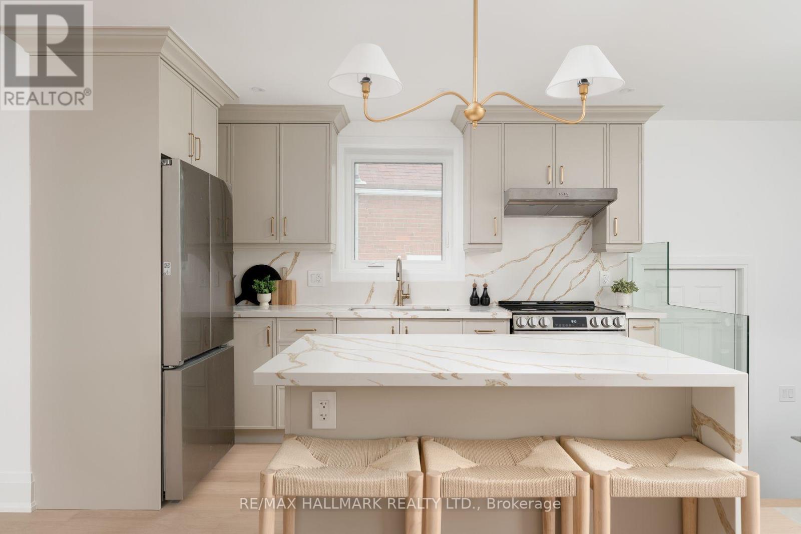 1075 Greenwood Avenue, Toronto, ON photo 11