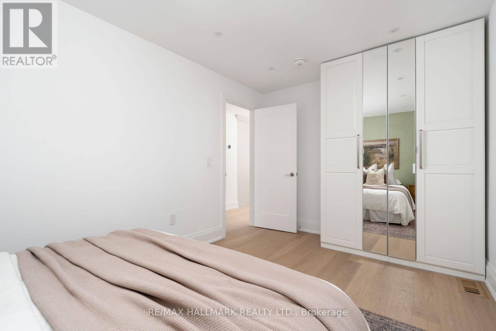 1075 Greenwood Avenue, Toronto, ON photo 23