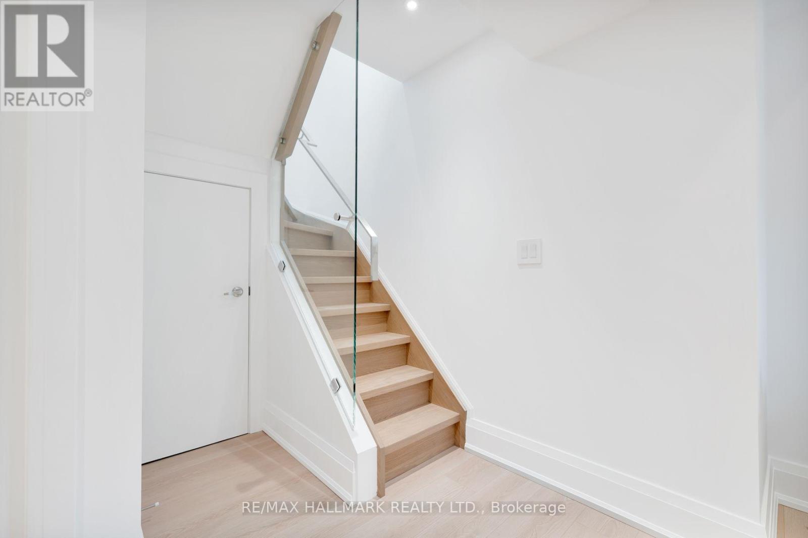 1075 GREENWOOD AVENUE - 27