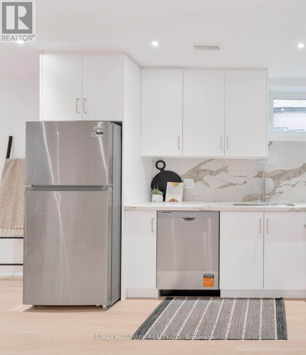 1075 GREENWOOD AVENUE - 34