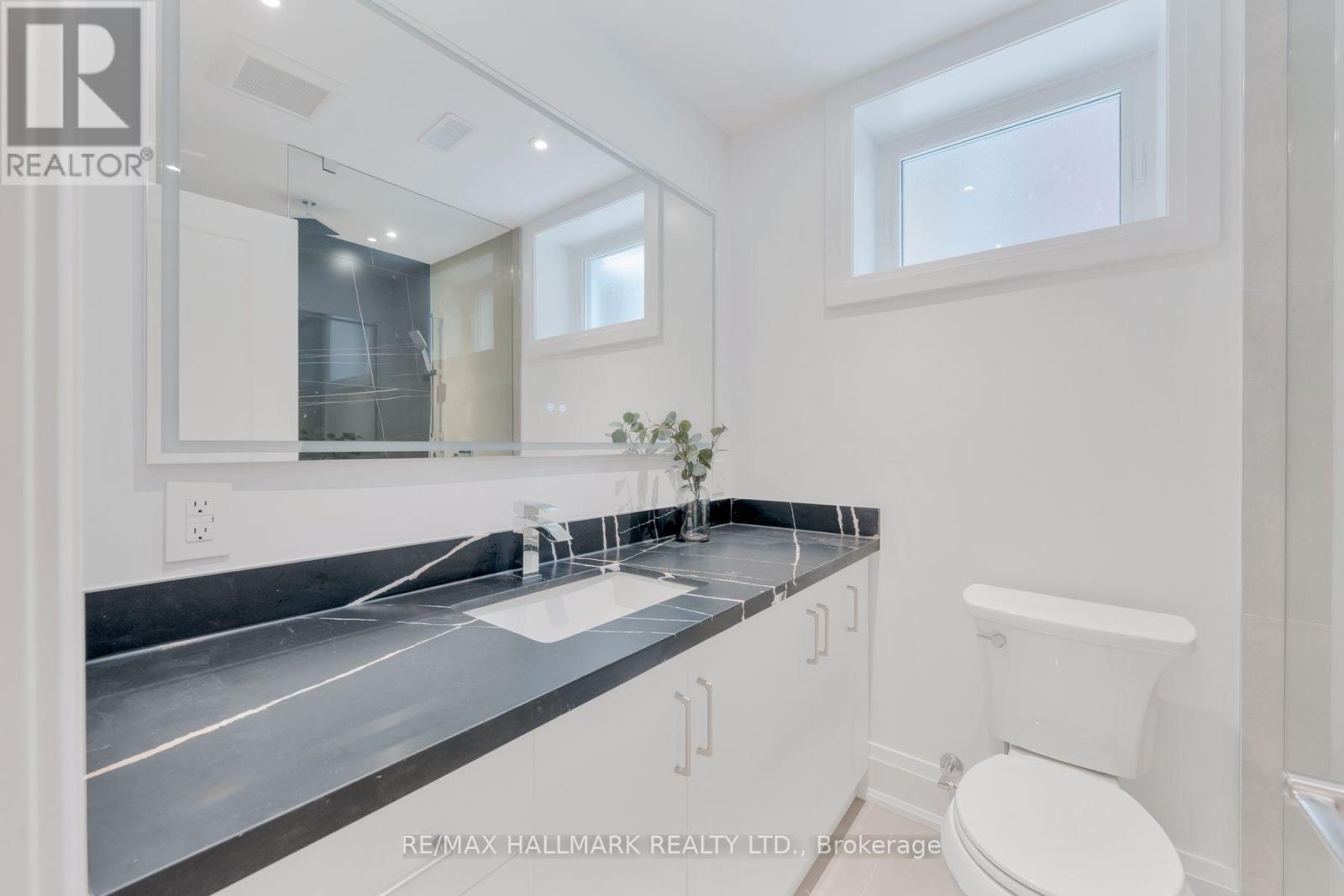 1075 Greenwood Avenue, Toronto, ON photo 38