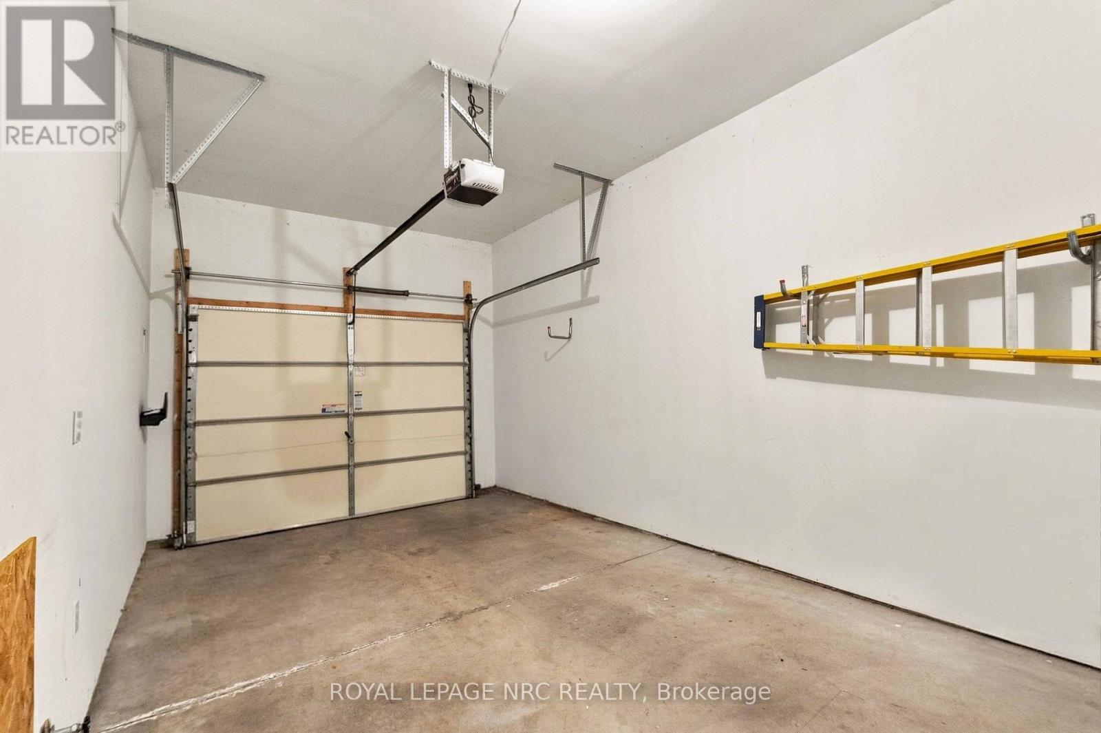 82 Maple Street — photo 35
