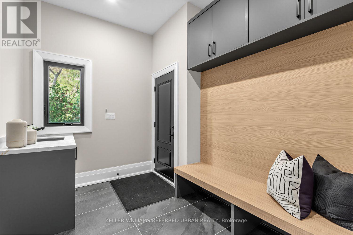 160 Lawrence Avenue — photo 26
