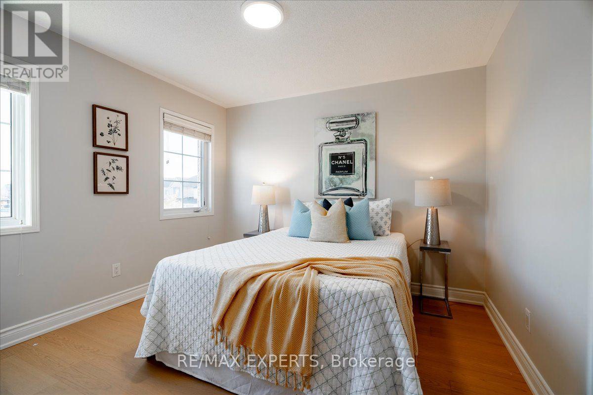 147 Armstrong Crescent — photo 35