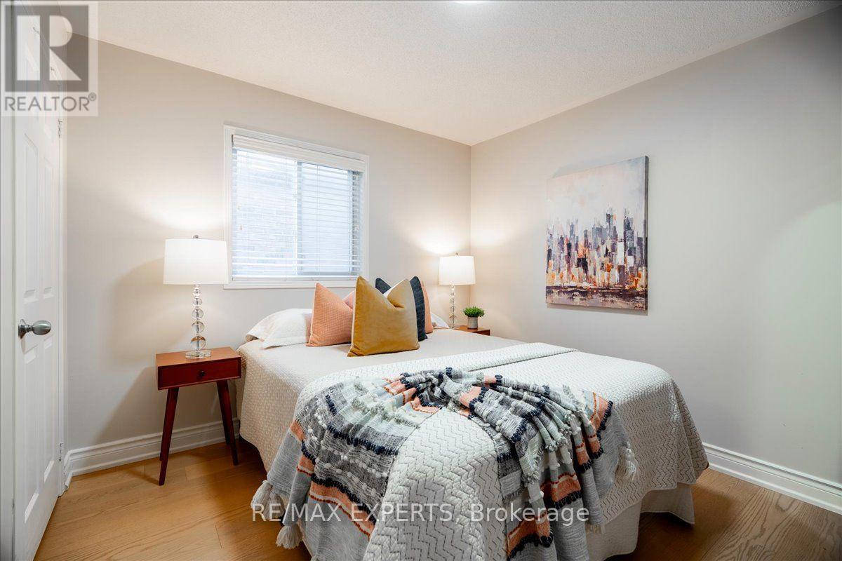 147 Armstrong Crescent — photo 36