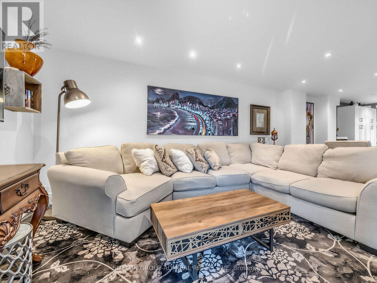 18 RIVIERA DRIVE - 6