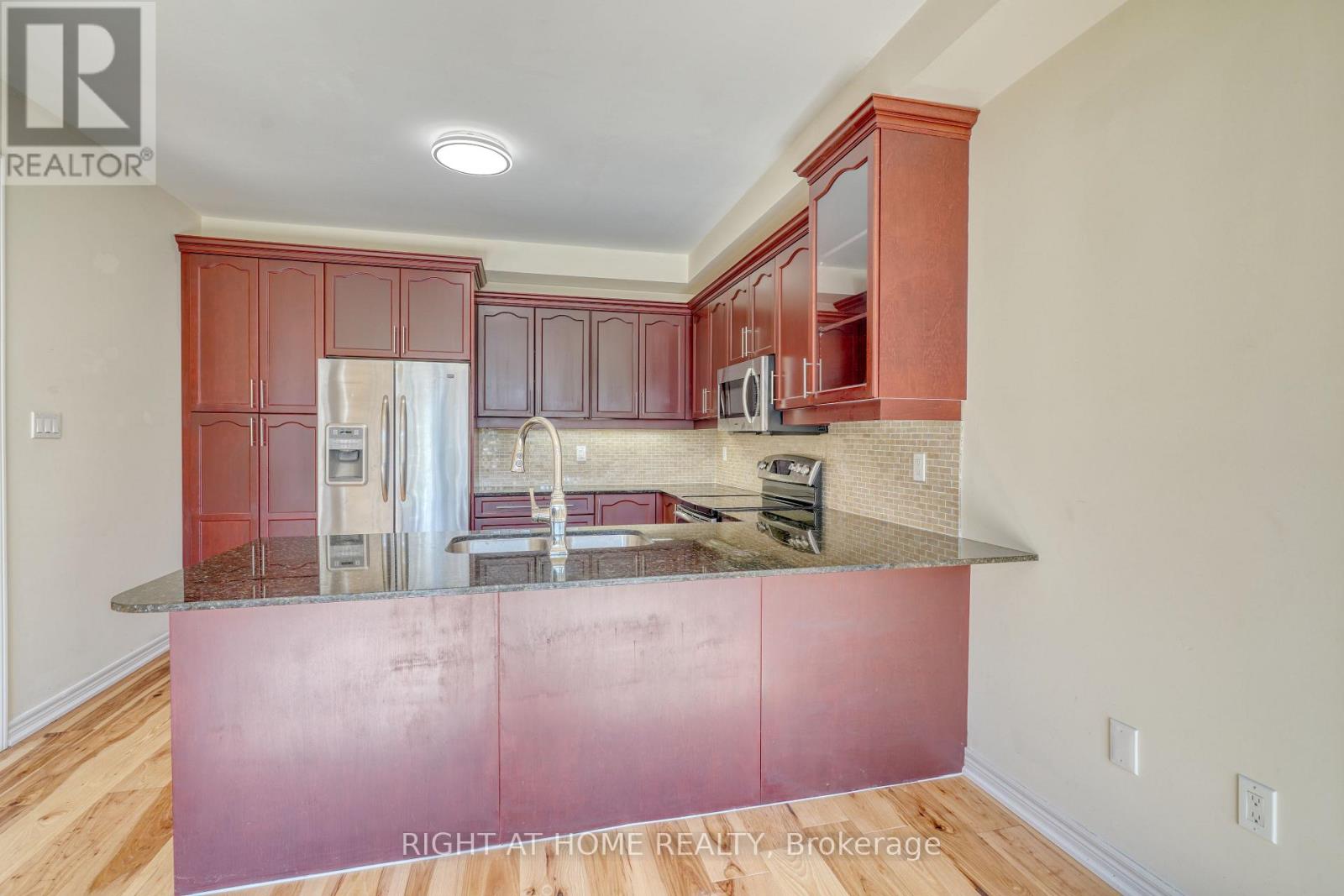 171 Maurier Boulevard — photo 12