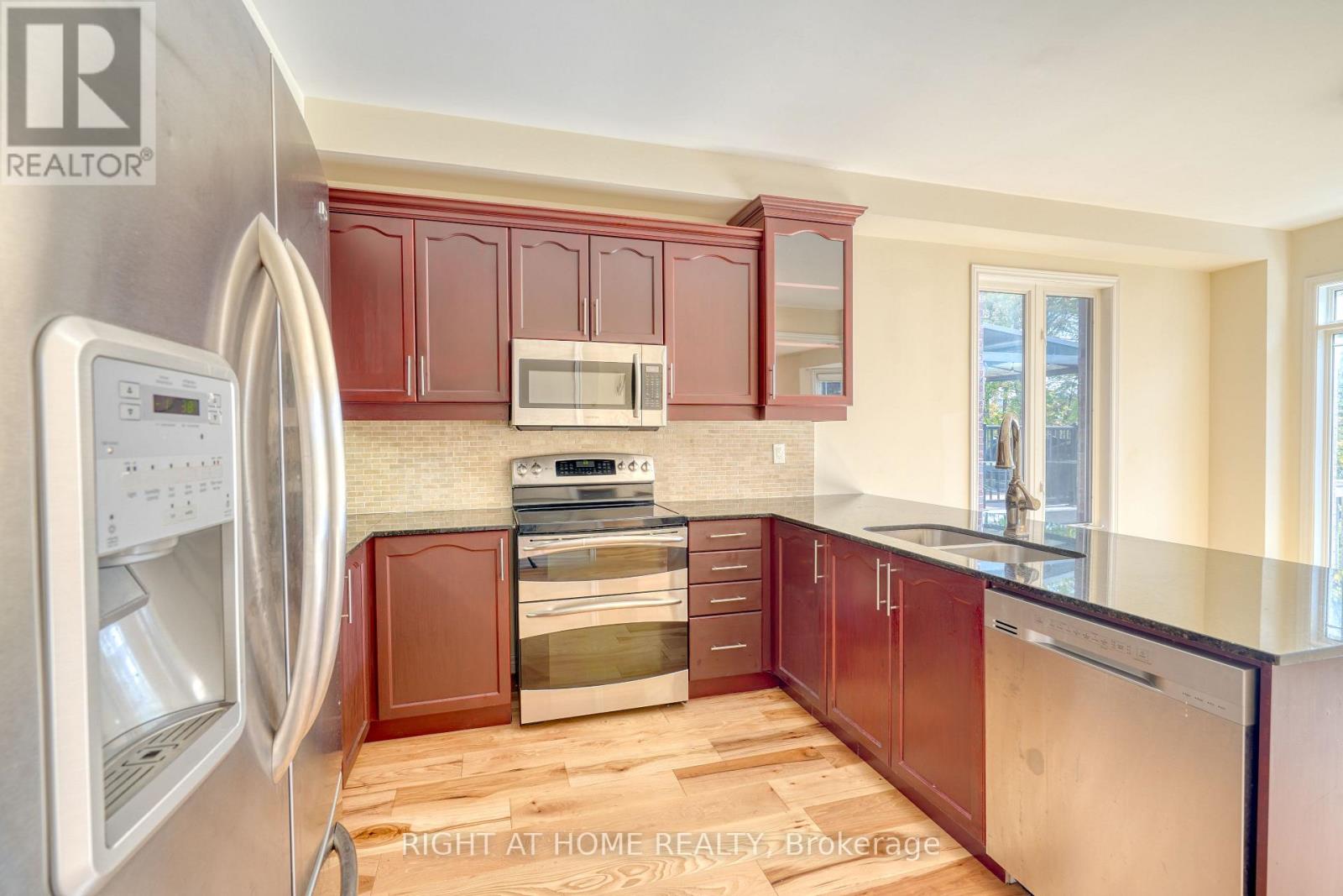 171 Maurier Boulevard — photo 13