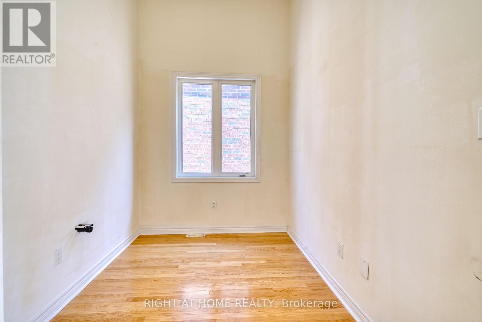 171 Maurier Boulevard — photo 29