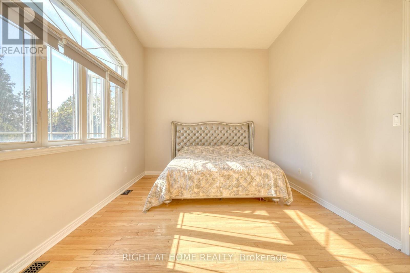 171 Maurier Boulevard — photo 33