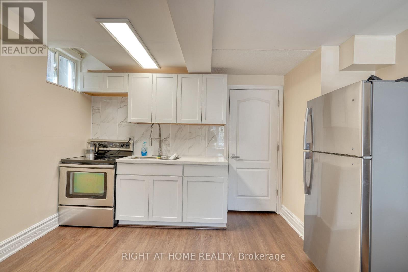 171 Maurier Boulevard — photo 36