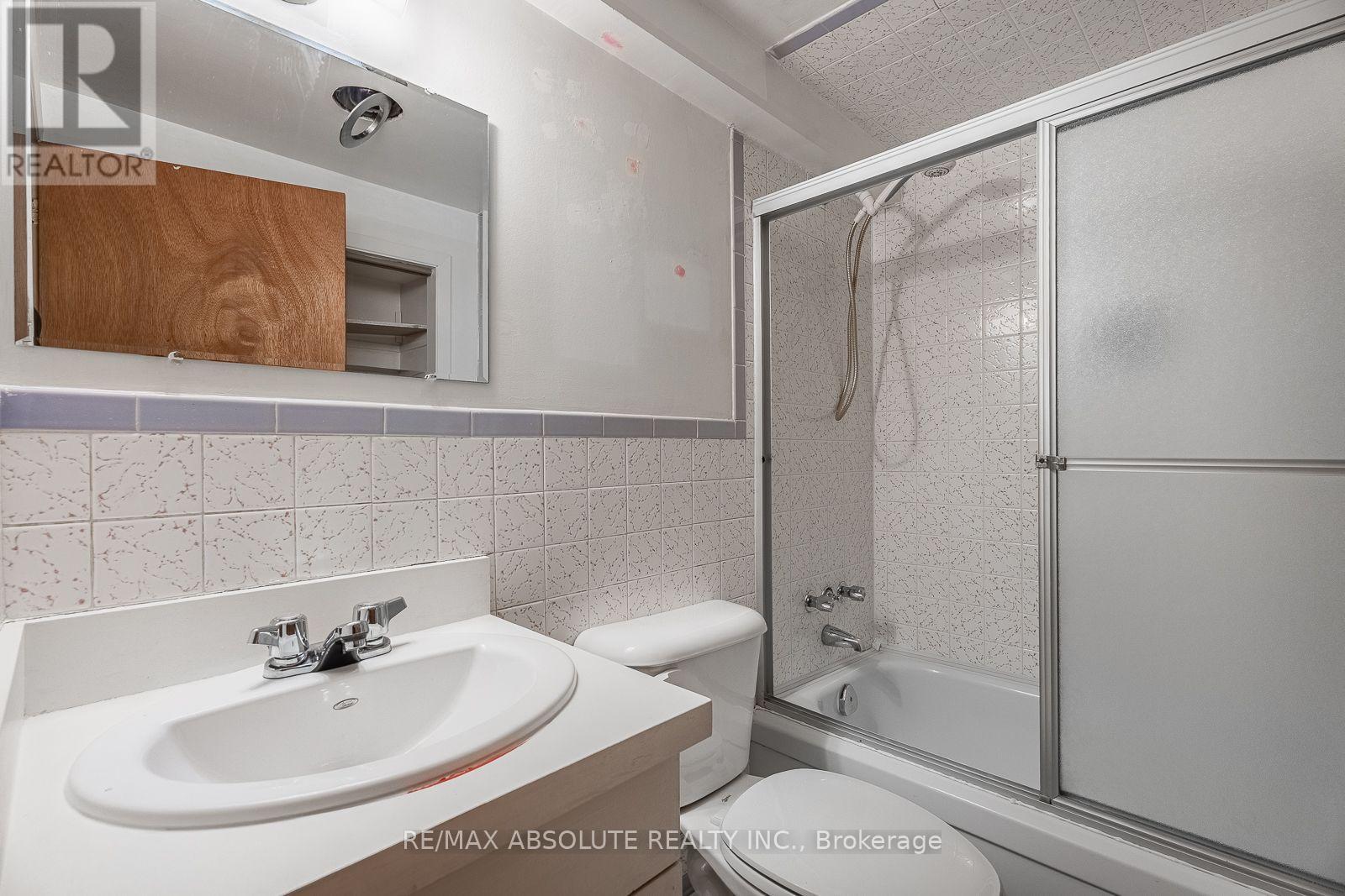 2166 Monson Crescent — photo 26