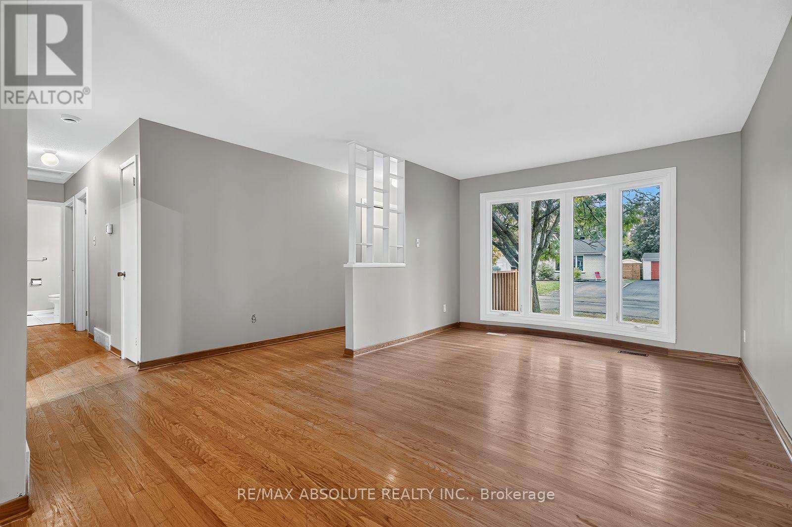 2166 Monson Crescent — photo 8