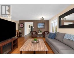 Living room - 237 Pringle Drive, Barrie, ON L4N0P4 Photo 8