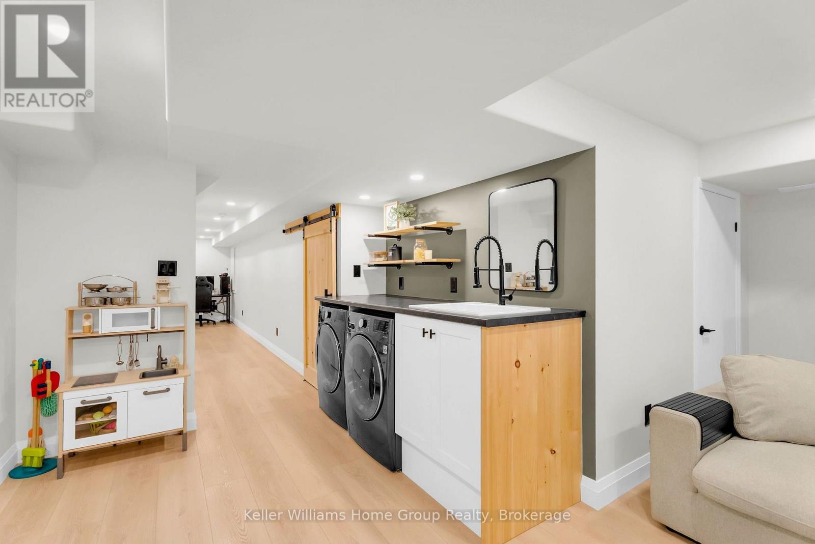 108 Mutrie Boulevard — photo 32