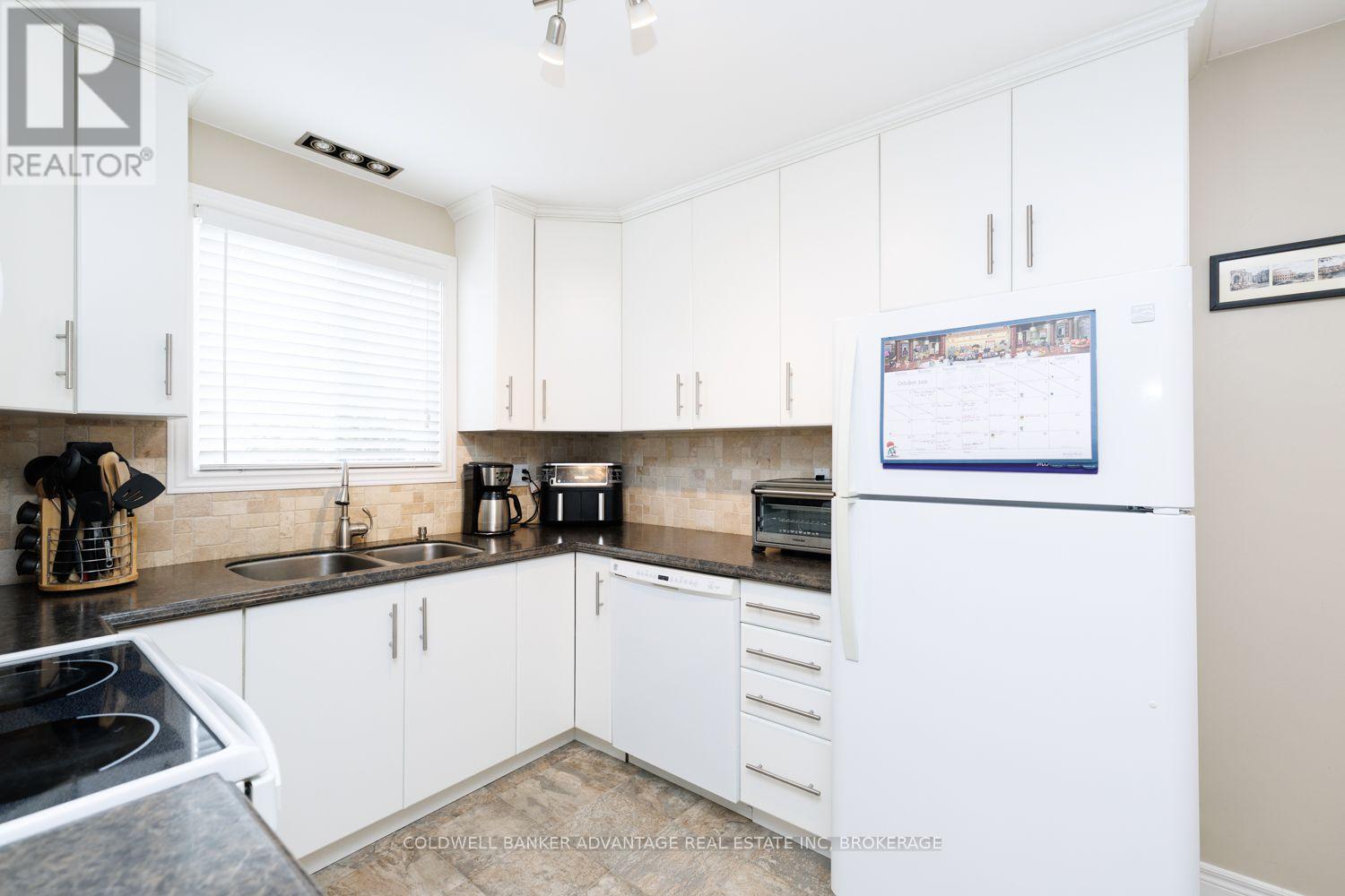 27 Chantal Court — photo 13