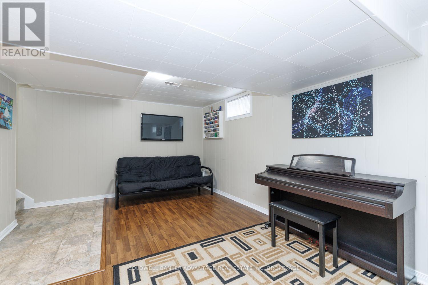 27 Chantal Court — photo 25