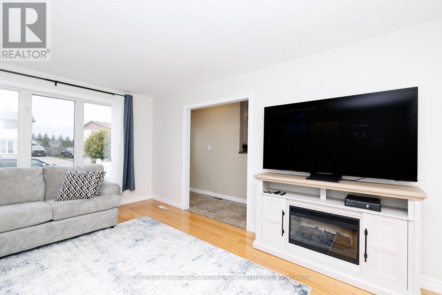 27 Chantal Court — photo 8