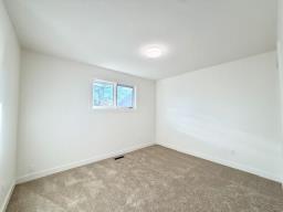 18 Wedgewood Bay, Brandon, MB R7B3J4 Photo 9