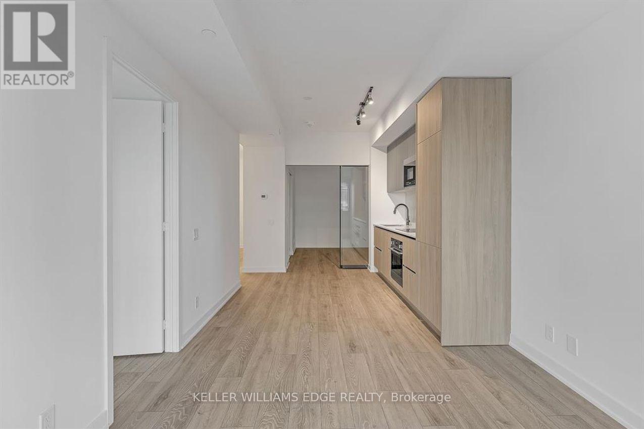 #701 108 PETER STREET - 10