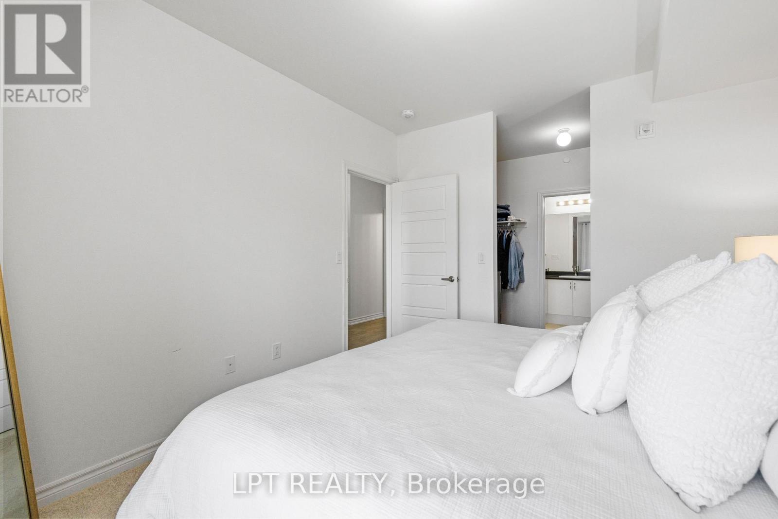 110 Grew Boulevard — photo 15