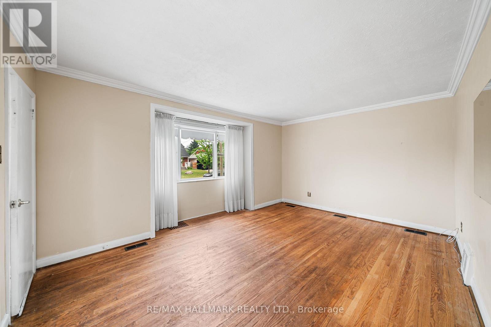 Photo of 27 SUNRAY CRESCENT