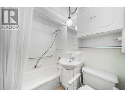 27 Sunray Crescent, Toronto, ON M3M2C4 Photo 18