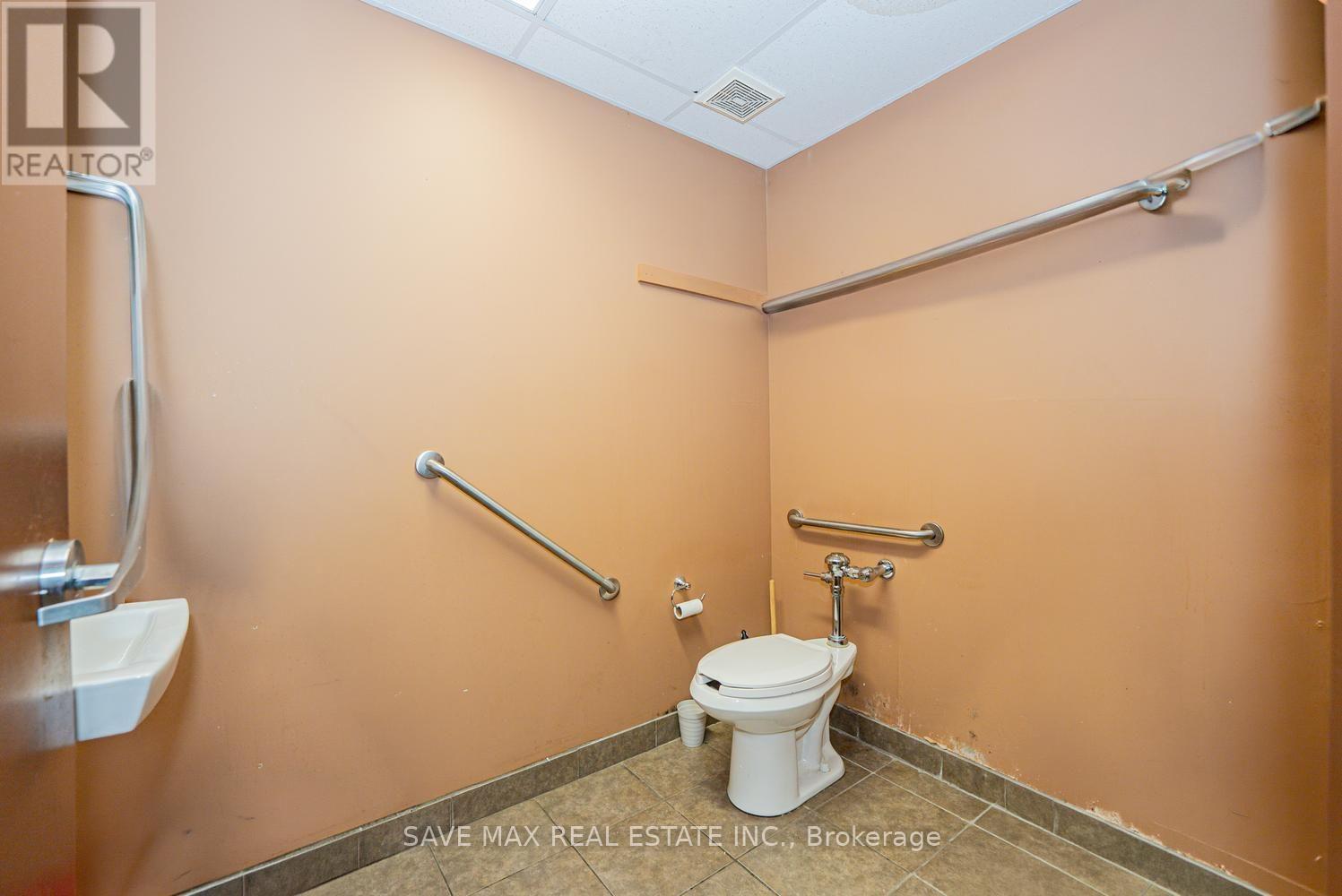 2525 Prince Michael Drive — photo 25